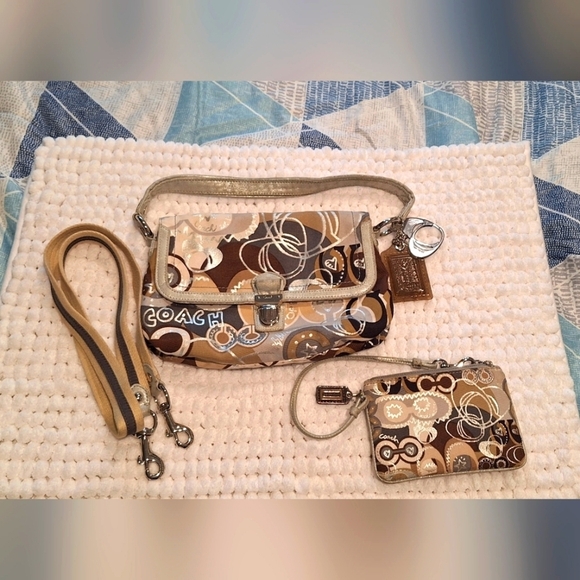 Coach Poopy bundles purse and wristlet - Picture 2 of 14